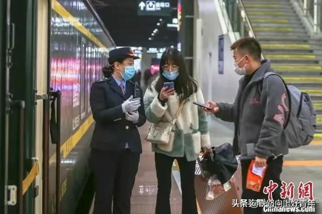 高铁插座在哪 二等座图第一排（高铁插座在哪 二等座图复兴号）