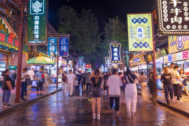 开店怎么吸引顾客十个妙招餐厅做什么营销活动好，餐饮开店怎么吸引顾客十个妙招？