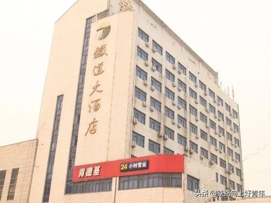高铁插座在哪 二等座图第一排（高铁插座在哪 二等座图复兴号）