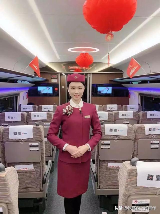 高铁插座在哪 二等座图第一排（高铁插座在哪 二等座图复兴号）