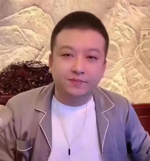 岩少快手网红八卦微博，岩少快手网红八卦微博热搜？