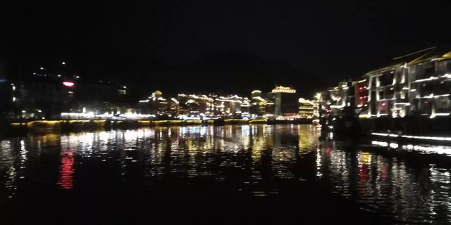 流量到底是怎么赚钱的（流量是怎么赚钱的_）