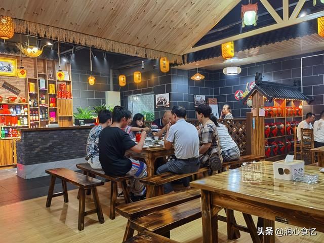 抖音吃辣椒拌饭三兄弟叫什么，抖音吃辣椒拌饭三兄弟叫什么,背景音乐？